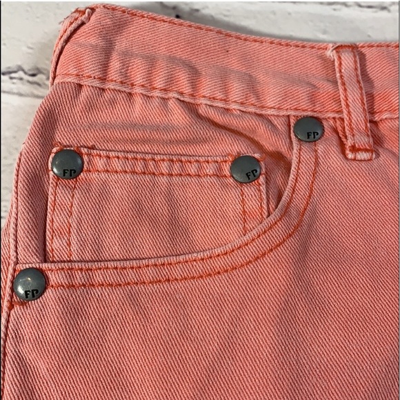 Free People Distressed Peach Cutoff Shorts size 24 - Picture 2 of 10